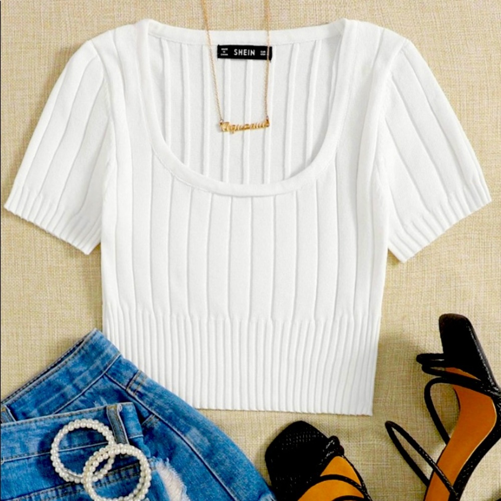 SCOOP NECK RIBBED KNIT TOP